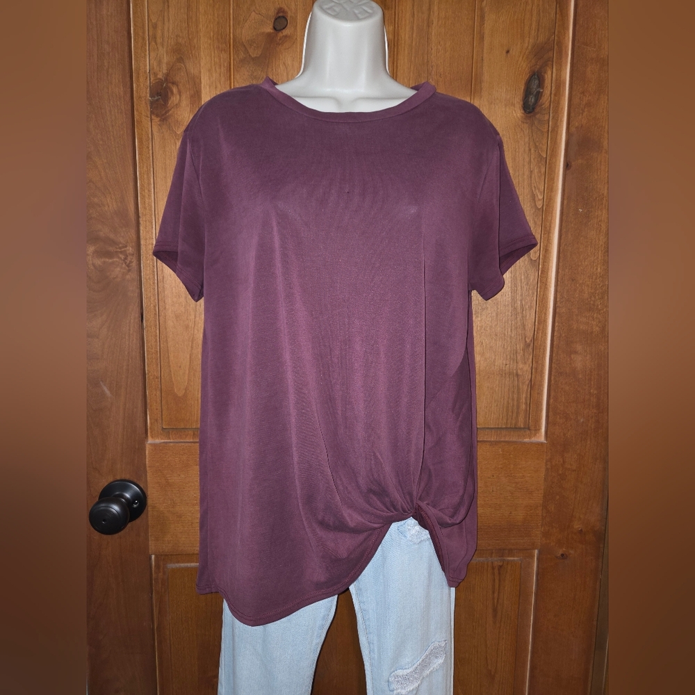 Green Envelope Mauve Twist Hem Tee